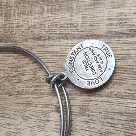 A Mothers Love Charm Bracelet Alex & Ani - Picture 4 of 5